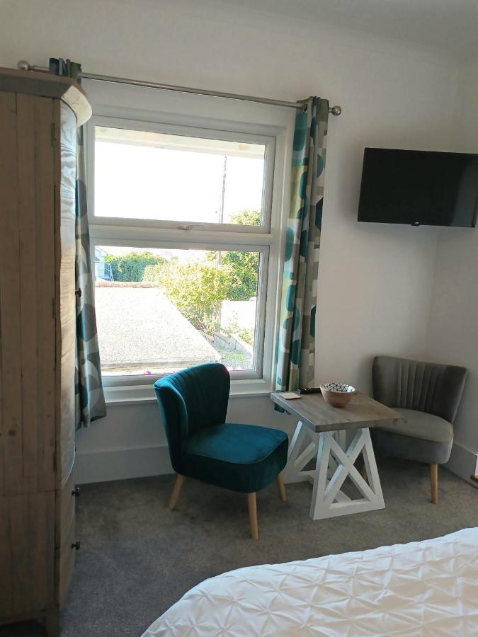 Contemporary One Bed Studio. Sea Views And Parking Вествард Хо Экстерьер фото