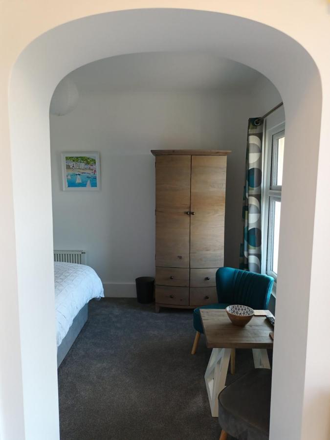 Contemporary One Bed Studio. Sea Views And Parking Вествард Хо Экстерьер фото