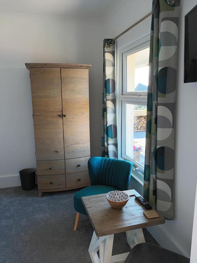 Contemporary One Bed Studio. Sea Views And Parking Вествард Хо Экстерьер фото